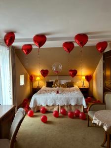 Postel nebo postele na pokoji v ubytování Hotel SPA Wieniawa