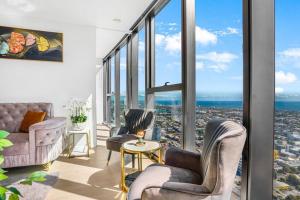 Χώρος καθιστικού στο High Rise Southbank Luxury Apt (50th floor)
