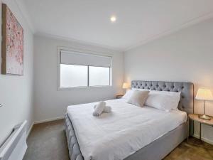 Galeriebild der Unterkunft Modern 4BR A New Home in Clyde in Clyde North