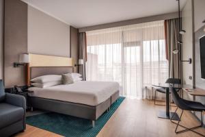 Postel nebo postele na pokoji v ubytování Sopot Marriott Resort & Spa