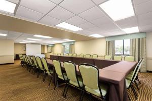 Бизнес-центр и/или конференц-зал в La Quinta by Wyndham Bonita Springs Naples North +25 фотографий