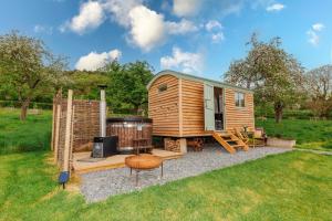 Κήπος έξω από το Bramley Hut Allerford