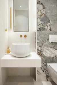 A bathroom at Bella Venezia