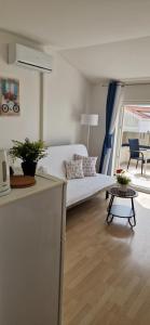 Postel nebo postele na pokoji v ubytování Apartmani Melia