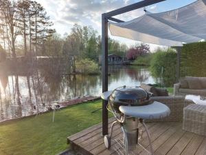 Loodusmaastik palkmajakese lähedal
