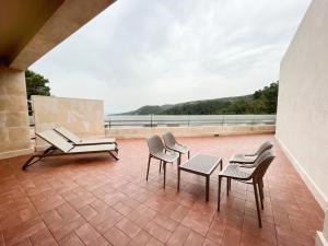 מרפסת או טרסה ב-Four Points by Sheraton Sesimbra