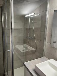 Bilik mandi di Appartement T3 indépendant +16 gambar