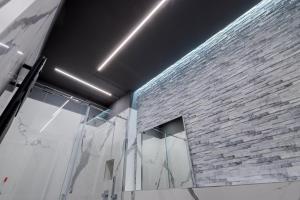Koupelna v ubytování Verona Borgo Roma LUXURY ROOMS & APARTMENT + 49 fotografií