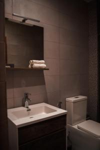 Bagno di Lion Gate Hotel Sigiriya