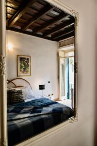 Posteľ alebo postele v izbe v ubytovaní Trevi fountain apartment
