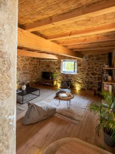 TV a/nebo společenská místnost v ubytování Doni Beach House + 25 fotografií