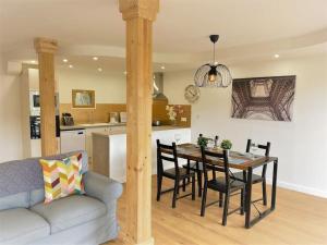 Una cocina o cocineta en 2 PRIVATE POOL with Stunning Views!!