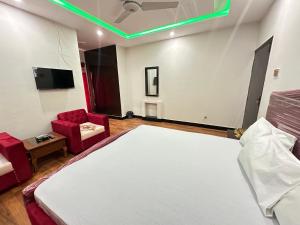 Fotografie z fotogalerie ubytování Decent Lodge Guest House v destinaci Islámábád + 49 fotografií