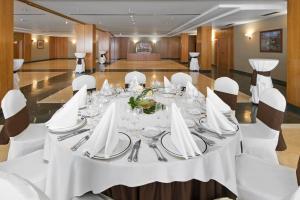 Restaurace v ubytování Elba Vecindario Aeropuerto Business & Convention Hotel