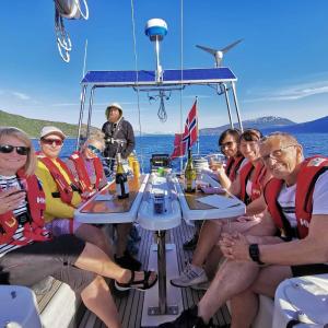 Gallery image of Weekend liveaboard sailing tour in Harstad