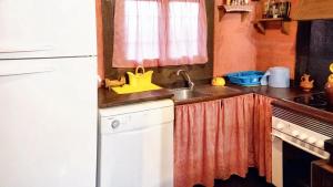 Kuchnia lub aneks kuchenny w obiekcie Spacious Villa with Private Pool in Archena
