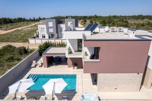 Πισίνα στο ή κοντά στο New Villa 55 - Vrsi heated pool jacuzzi sauna