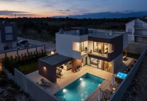 Πισίνα στο ή κοντά στο New Villa 55 - Vrsi heated pool jacuzzi sauna