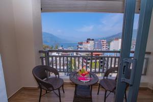 Photo de la galerie de l'établissement Hotel Pokhara Village & SPA, à Pokhara