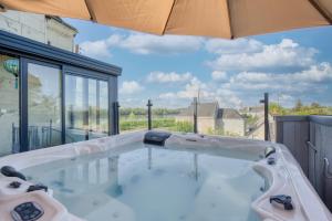 Fotografie z fotogalerie ubytování Jacuzzi et Vue sur Loire - Maison d'hôtes L'Odyssée v destinaci La Chapelle-sur-Loire