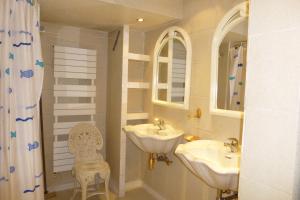 Et badeværelse på Cannes Croisette 3 Bedrooms