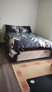 Postel nebo postele na pokoji v ubytování Kings Cottage