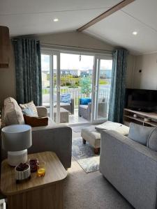 Gallery image of Sandy Bay Caravan Getaway in Newbiggin-by-the-Sea +23 photos