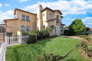 エルモンテにあるSpacious 5 BD Retreat between Disneyland and Universalのギャラリーの写真