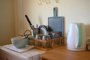 Coffee and tea making facilities at Pieros Studios Alipa