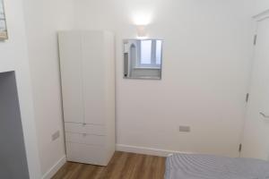 Afbeelding uit fotogalerij van Crossways - a modern two bedroom village apartment close to cheltenham in Claypits