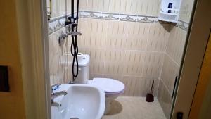 Auberge Cascade Imilchil的一间浴室