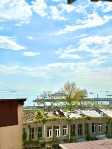 vista dal tetto di un edificio di Sultanahmet Raydon Old City Hotel a Istanbul