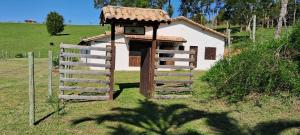 Um jardim em Chalé na Montanha
