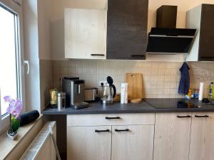 Kitchen o kitchenette sa FeWo „Lucy“ 5 Personen, zentrale Lage, Parkplatz