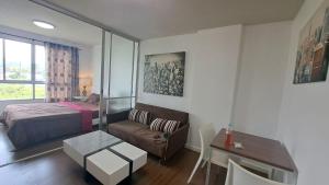 Ένα ή περισσότερα κρεβάτια σε δωμάτιο στο CREEK 1 BEDROOM +6 φωτογραφίες
