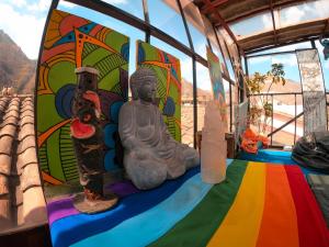 aguaymanto في بيساك: تمثال بوذا جالس على المسرح