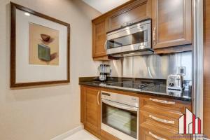 Una cocina o zona de cocina en Signature 2BR3BA F1 View Balcony Ste 08-801 and 03