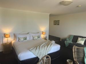 Ένα ή περισσότερα κρεβάτια σε δωμάτιο στο Heritage Resort Shark Bay