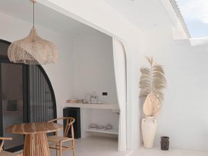科贾扬Bohemian Jogja Villas with Private Pool的相册照片