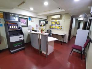 Kuchyň nebo kuchyňský kout v ubytování HOTEL BINTANG