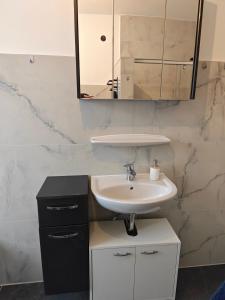 Fotografie z fotogalerie ubytování Work and Stay Plettenberg IaM 130qm 4 Schlafzimmer,9x Einzel Bett, Neu Modernisiert v destinaci Plettenberg