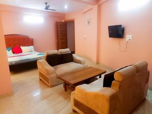 Ruang duduk di Hotel Near Yashobhoomi - Dwarka Sec 8