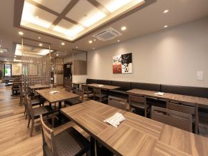 Restorāns vai citas vietas, kur ieturēt maltīti, naktsmītnē Hotel Route Inn Kyoto Kameoka