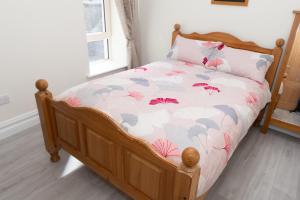Rúm í herbergi á Unit 1 Island View Apartments - Town Centre Walk To Everything