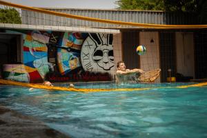 Piscina di White Rabbit Hostel o nelle vicinanze