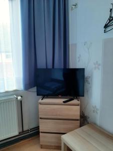 TV a/nebo společenská místnost v ubytování Noclegi Viktor