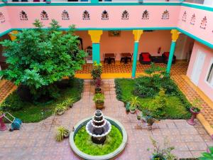 una vista aérea de un patio en un edificio en Grand Shaqilla Syariah, en Delitua