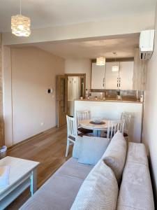 Køkken eller tekøkken på Vanja apartment Przno