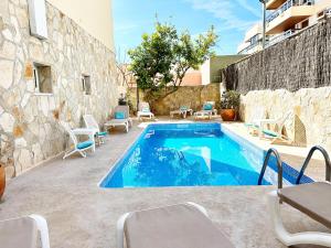 Bazén v ubytování Hotel Marbel nebo v jeho okolí