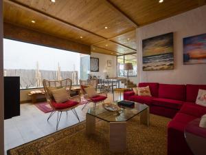 Posezení v ubytování Luxury Banana Haven Villa with pool by CanaryScape